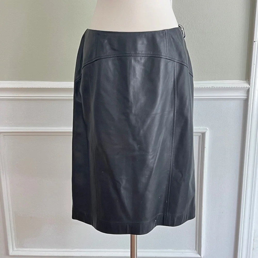 Talbots Black‎ Leather  Pencil Skirt Sz 10 Classic Minimal Capsule Old MoneyChic